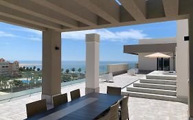 Penthouse With Wide Terrace Next To The Ocean