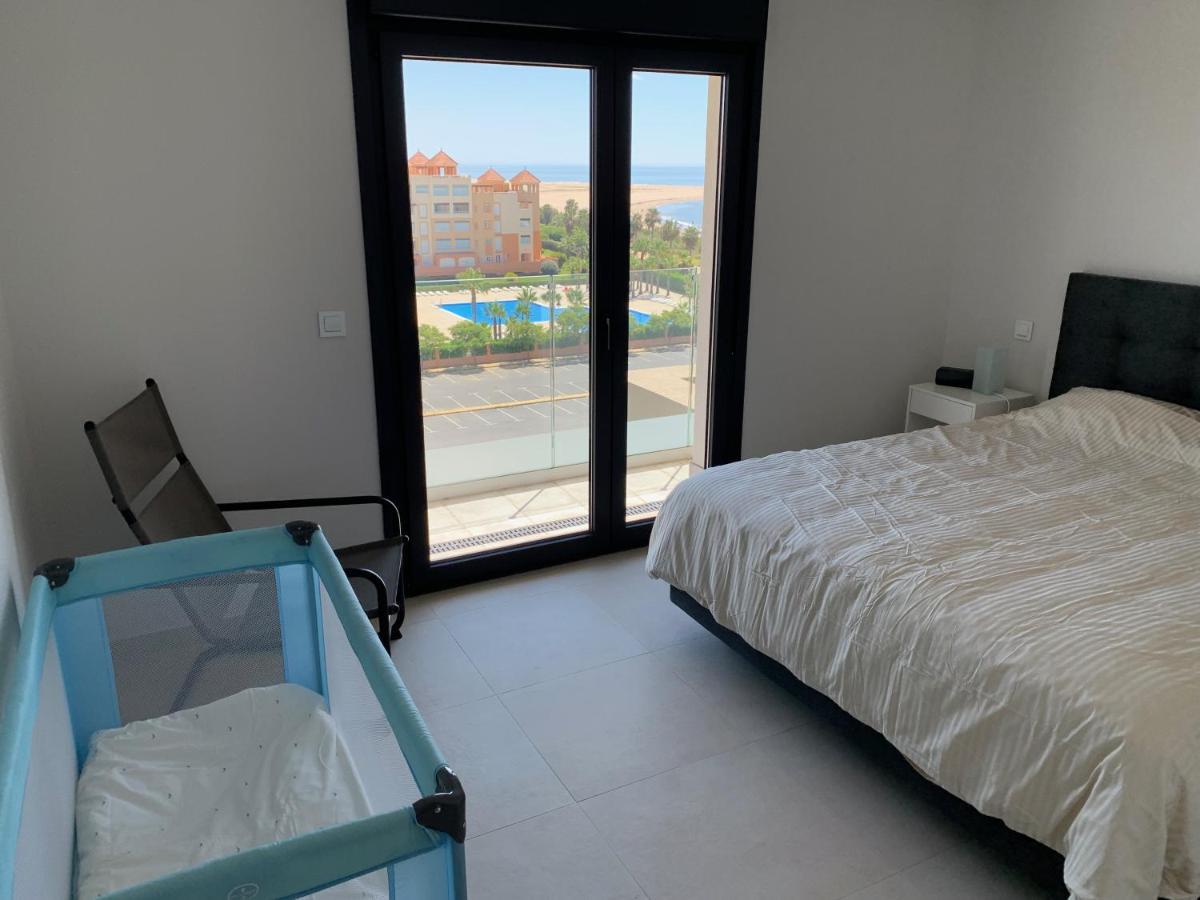 Apartamento Penthouse With Wide Terrace Next To The Ocean Huelva Exterior foto